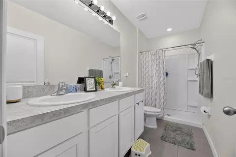 Bath - 8669 Falling Blue Pl, Riverview, FL 33578 photo 3 of 3