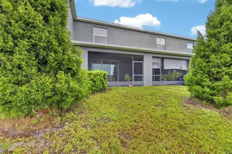 Exterior - 8669 Falling Blue Pl, Riverview, FL 33578 photo 8 of 10