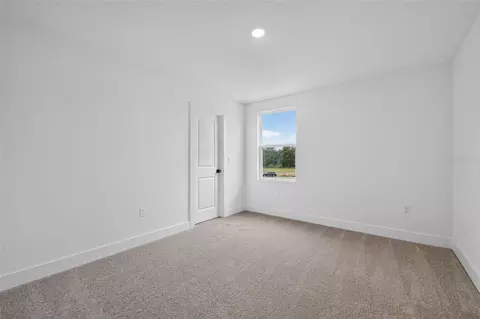 Bedroom - 30106 Emerald Forest Dr, Mount Dora, FL 32757 photo 2 of 6