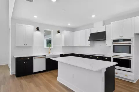 Kitchen - 30106 Emerald Forest Dr, Mount Dora, FL 32757 photo 2 of 2