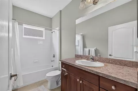 Bath - 4134 Deep Creek Ter, Parrish, FL 34219 photo 4 of 4