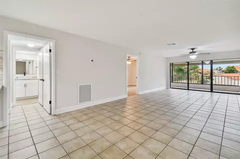 4800 Brittany Dr S #102, Saint Petersburg, FL 33715