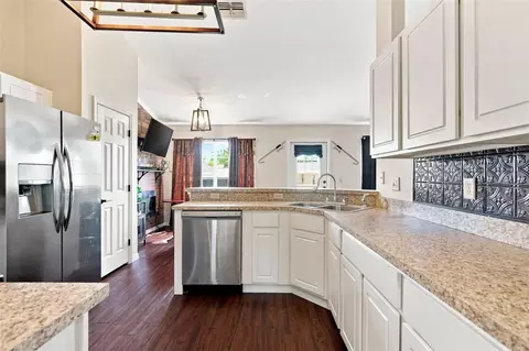 Kitchen - 5355 Berrien Ave, Spring Hill, FL 34608 photo 2 of 5
