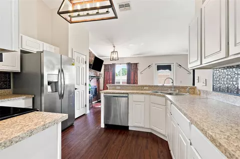 Kitchen - 5355 Berrien Ave, Spring Hill, FL 34608 photo 4 of 5