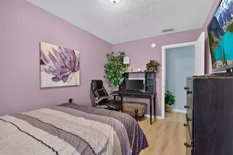 Bedroom - 508 Cocoplum Dr, Seffner, FL 33584 photo 5 of 6