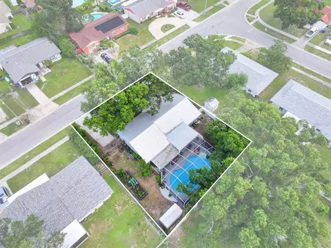 View/Area - 508 Cocoplum Dr, Seffner, FL 33584 photo 2 of 9