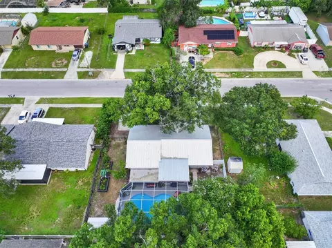 View/Area - 508 Cocoplum Dr, Seffner, FL 33584 photo 4 of 9