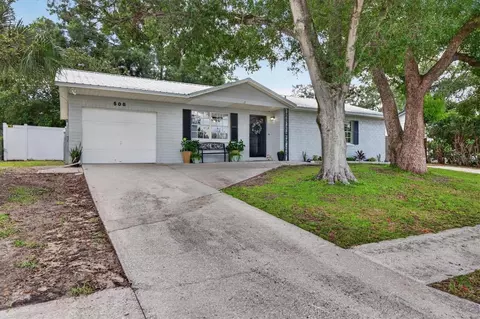 Exterior - 508 Cocoplum Dr, Seffner, FL 33584 photo 5 of 18