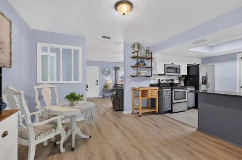 Other - 508 Cocoplum Dr, Seffner, FL 33584 photo 8 of 11