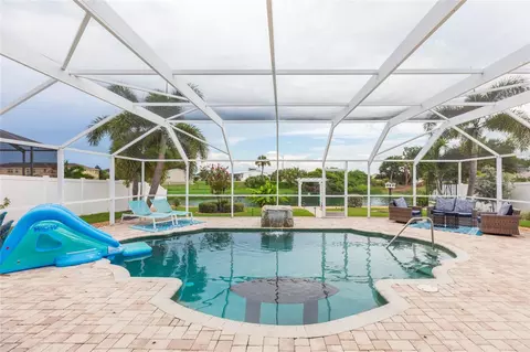 Exterior - 9046 Pinebreeze Dr, Riverview, FL 33578 photo 3 of 8