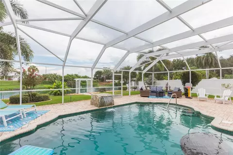 Exterior - 9046 Pinebreeze Dr, Riverview, FL 33578 photo 6 of 8