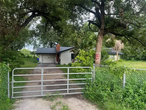 6330 12th St, Zephyrhills, FL 33542