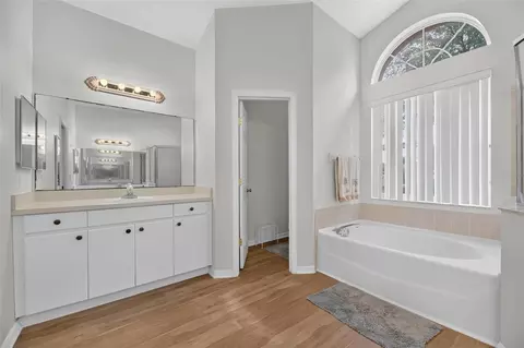 Bath - 10303 Tarragon Dr, Riverview, FL 33569 photo 1 of 4
