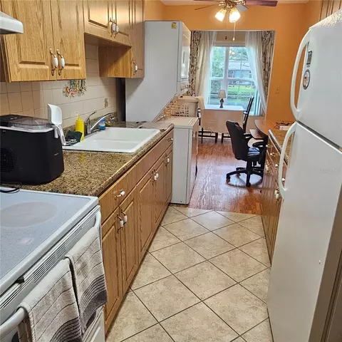 Kitchen - 802 Brandy Wine Dr, Largo, FL 33771 photo 3 of 5