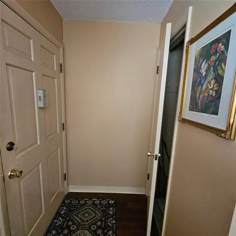 Entry Way - 802 Brandy Wine Dr, Largo, FL 33771 photo 1 of 2