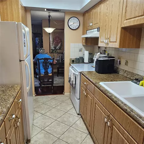 Kitchen - 802 Brandy Wine Dr, Largo, FL 33771 photo 2 of 5