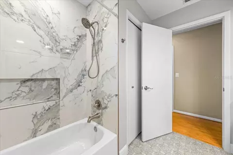 Bath - 2995 Exeter Dr, Clearwater, FL 33761 photo 6 of 7
