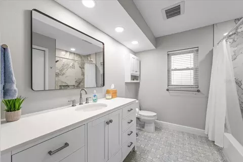 Bath - 2995 Exeter Dr, Clearwater, FL 33761 photo 5 of 7