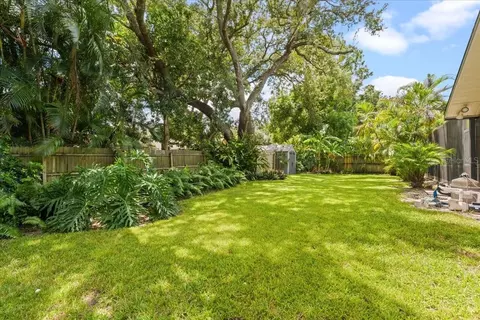 Exterior - 2995 Exeter Dr, Clearwater, FL 33761 photo 7 of 9