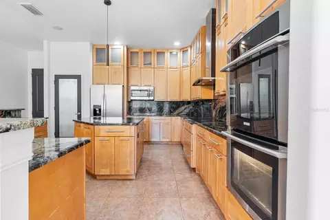Kitchen - 11250 Mcmullen Rd, Riverview, FL 33569 photo 1 of 4