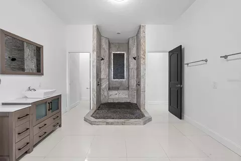 Bath - 11250 Mcmullen Rd, Riverview, FL 33569 photo 8 of 12
