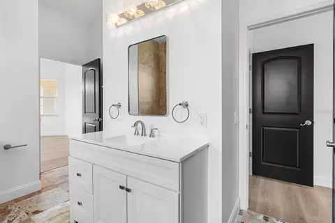 Bath - 11250 Mcmullen Rd, Riverview, FL 33569 photo 6 of 12