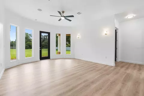 Living - 11250 Mcmullen Rd, Riverview, FL 33569 photo 2 of 8