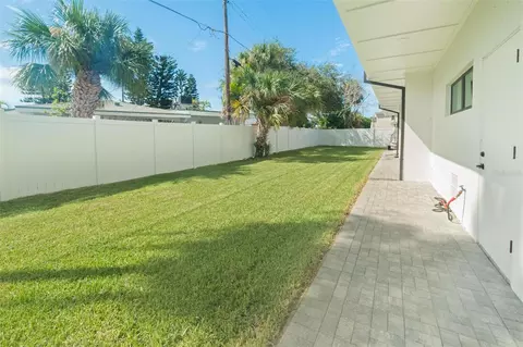 Exterior - 187 145th Ave E #3, Madeira Beach, FL 33708 photo 9 of 9