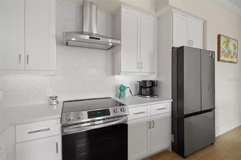 Kitchen - 187 145th Ave E #3, Madeira Beach, FL 33708 photo 5 of 8
