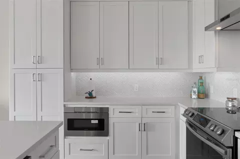 Kitchen - 187 145th Ave E #3, Madeira Beach, FL 33708 photo 6 of 8