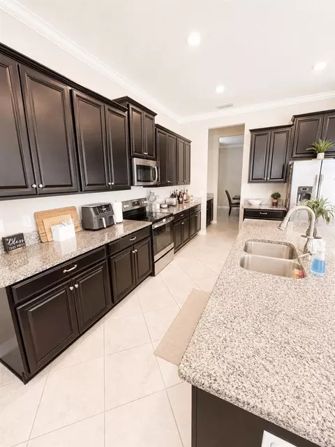 Kitchen - 11614 Sunburst Marble Rd, Riverview, FL 33579 photo 2 of 6