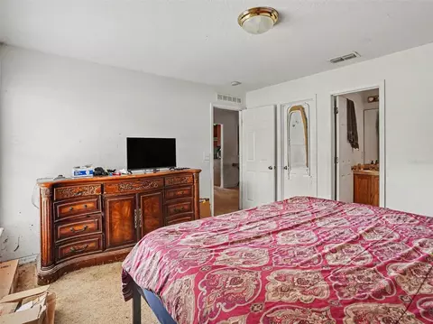 Bedroom - 94 E 18th St, Apopka, FL 32703 photo 2 of 5