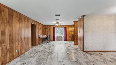 Living - 2742 Dad Weldon Rd, Dover, FL 33527 photo 2 of 2