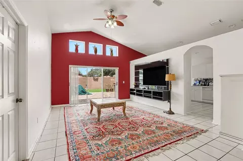 Living - 1102 Vinetree Dr, Brandon, FL 33510 photo 1 of 4