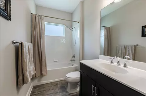 Bath - 1117 Thornbury Dr, Parrish, FL 34219 photo 1 of 3
