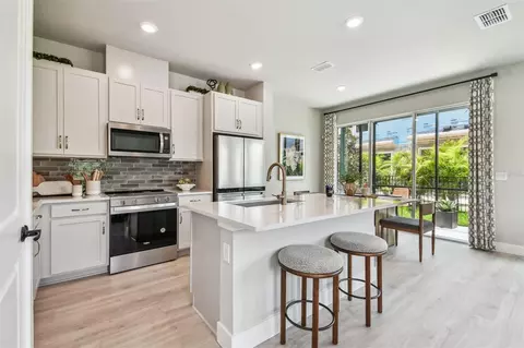 Kitchen - 10704 Oak Bend Dr, Parrish, FL 34219 photo 6 of 6