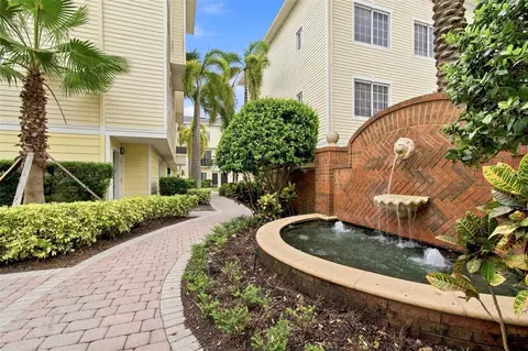 9801 Meadow Field Cir, Tampa, FL 33626