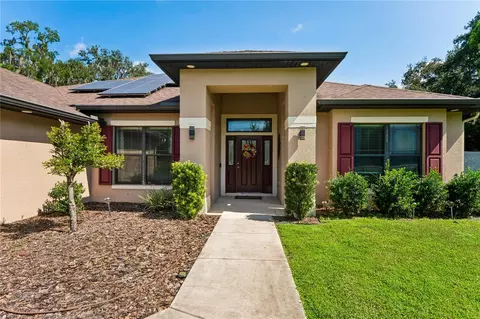 27725 Century Oaks Ct, Dade City, FL 33525