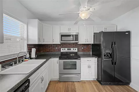 Kitchen - 4392 3rd Isle Dr, Hernando Beach, FL 34607 photo 2 of 5