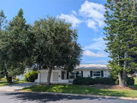 14119 88th Ave, Seminole, FL 33776