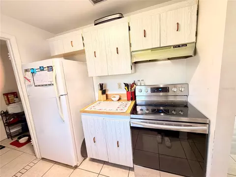Kitchen - 9509 Miracle Dr, Spring Hill, FL 34608 photo 2 of 4