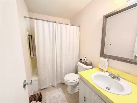 Bath - 9509 Miracle Dr, Spring Hill, FL 34608 photo 1 of 2
