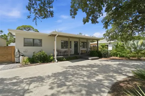 560 62nd Ave S, Saint Petersburg, FL 33705