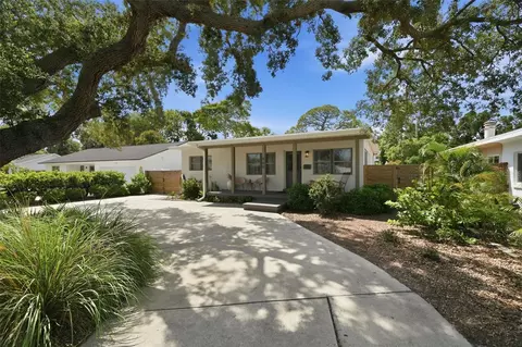 560 62nd Ave S, Saint Petersburg, FL 33705