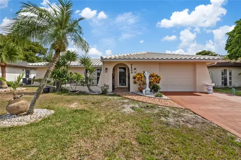 7800 Brookridge Dr, Port Richey, FL 34668