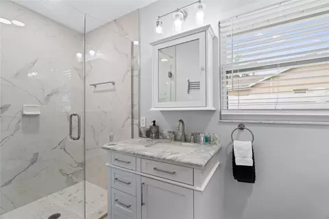 Bath - 265 Plumtree Ave, Spring Hill, FL 34606 photo 1 of 2