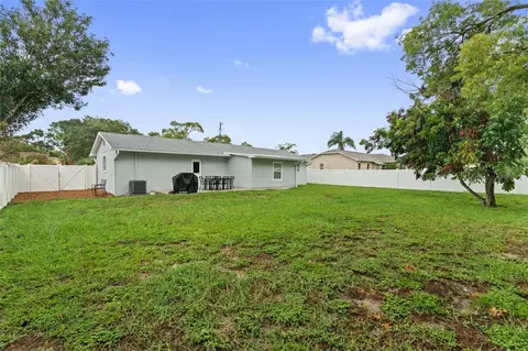 Exterior - 265 Plumtree Ave, Spring Hill, FL 34606 photo 6 of 8