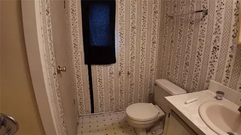 Bath - 4641 A St, Saint Cloud, FL 34772 photo 3 of 3