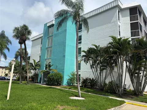 4910 38th Way S #411, Saint Petersburg, FL 33711