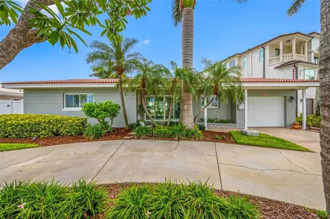 560 79th St S, Saint Petersburg, FL 33707